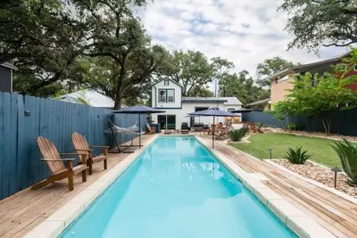 Image de Large Pool & Backyard in Heart of S Austin Walkable to Historic S Congress Ave
