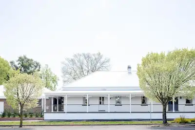 Image de The Welcome Inn | Central Orange | Large and newly renovated