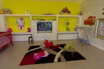 Image de A high-end apartment with luxurious amenities\n\n