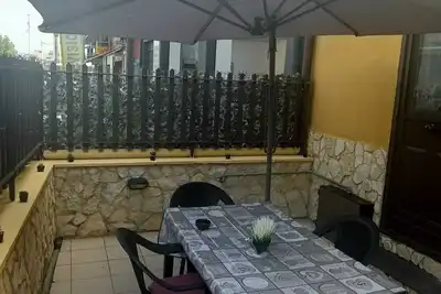 Image de Cozy apartment with terrace, 600 meters from the airport.