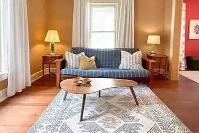 Image de Private Entire Apartment near Beloit College