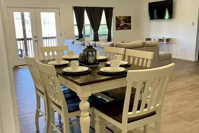 Image de Peaceful Mountain Oasis- Brand New Home!