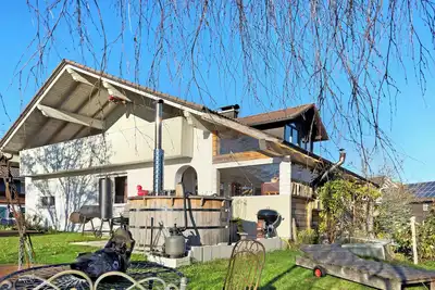 Image de Appartement \"Haus Steigstrasse\" avec vue sur les montagnes, terrasse privée et Wi-Fi