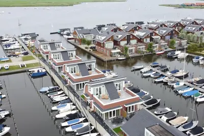 Image de Maison de luxe directement sur l'eau