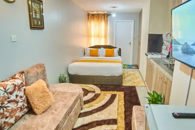Image de Fully furnished studio apartment