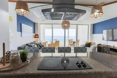Image de 10thFloor PanoView| Beachfront| Pool| FullKitchen