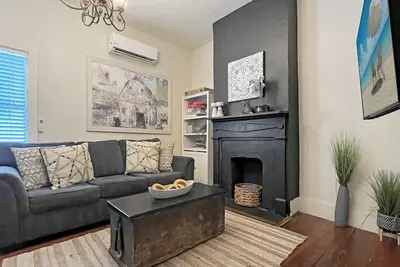 Image de Home In South Historic District with Hot Tub