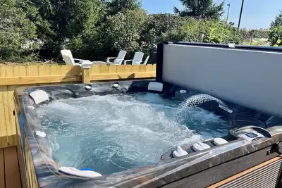 Image de Hot Tub/Close To Dunes