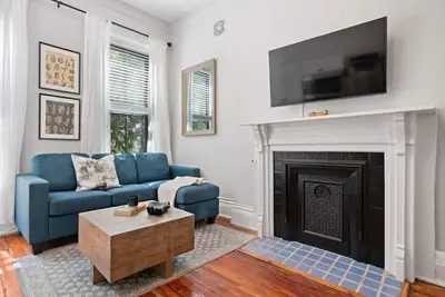 Image de Historic 3-Bed Brownstone, near Trains