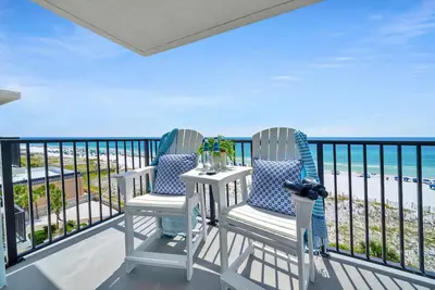 Image de 701 | 2 Kings! Penthouse Condo with Spectacular Views!