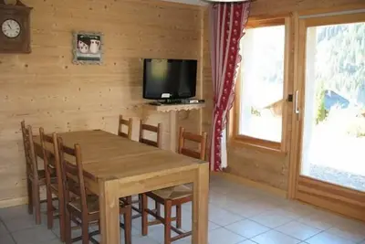 Image de Rez-de-chaussée, terrasse, télévision, 65m², Châtel