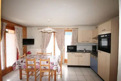 Image de Wifi, 300m du centre station, 1er étage, balcon, parking, télévision, casier à ski, 41m², Châtel