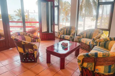 Image de Penthouse Condo - 2 Br Suite - Room #11