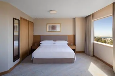 Image de 4 Bedroom Apartment Near Gold Souk Metro By E R