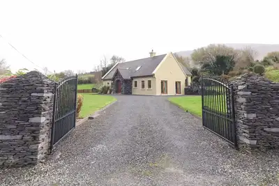 Image de Rocklands House, pet friendly in Beaufort, County Kerry