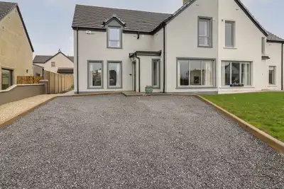 Image de 20 Lighthouse Village, family friendly in Fenit, County Kerry