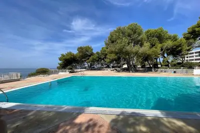 Image de Cocon lumineux avec piscine Athena Port