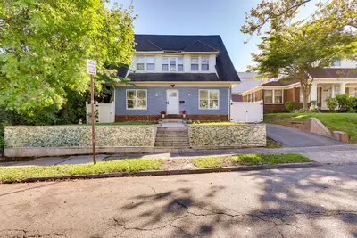 Image de Chic Newark Vacation Rental: 3 Mi to Airport!