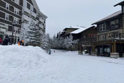 Image de Snowshoe Village Sleeps 6- Rimfire Lodge, Ski-In\/Out, 1-Bedroom \"Plus\" Condo