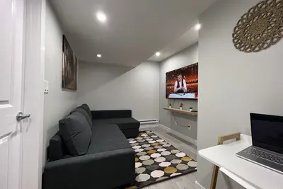 Image de Entire guest suite - Self check in