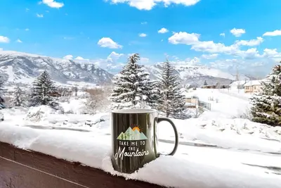 Image de Wl 710 | Cozy Retreat – Ski, Golf & Relax!