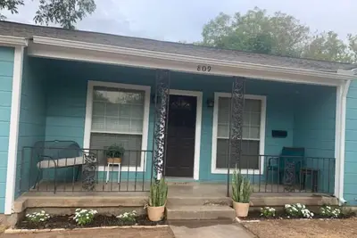 Image de 3 blocks from At&T Stadium 2 bedroom-sleeps 6