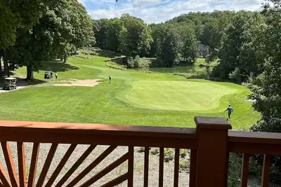 Image de Large home on The Legend. Stunning golf course view. Large deck to spread out.