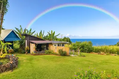 Image de Tiny Brown Cottage Farm Stay, Farm Cottage W\/ Sunrise & Ocean Views