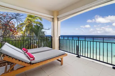 Image de -New-  Bellevue 6 oceanfront 2 bedroom beach apartment