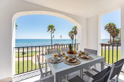 Image de Cs261 Doña Lola Renata - Superbe appartement de 2 chambres en bord de mer, Calahonda, Mijas Costa