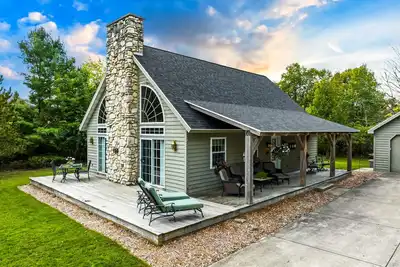 Image de Beautiful home located on the bluff just above down town Fish Creek