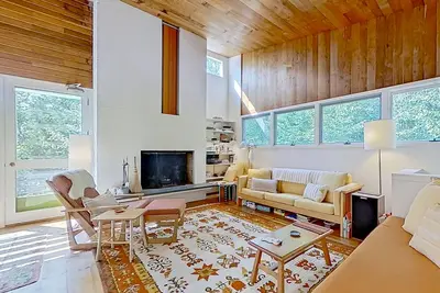Image de Lovely home with nearby skiing, mountain view, patio, & full kitchen