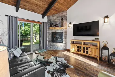 Image de Townhouse in Private Lakeside Community