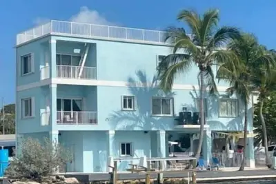 Image de Breathtaking Bayside Views, private beach and boat ramp access, manatees galore!