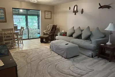 Image de Close to beaches and downtown located on a quiet street with a canal and dock.