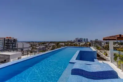 Image de Rooftop Pool - King Bed 2b2b in Puerto Vallarta\n