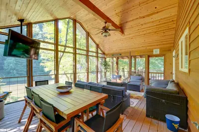 Image de Riverfront West Virginia Cabin w/ Screened-In Deck