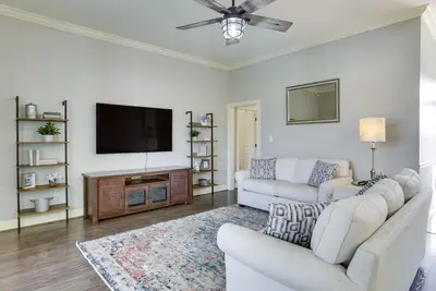 Image de Canalfront Baton Rouge Home w/ Patio: 6 Mi to Lsu!
