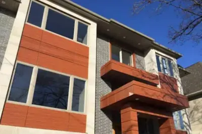Image de Separate unit in a multi unit house