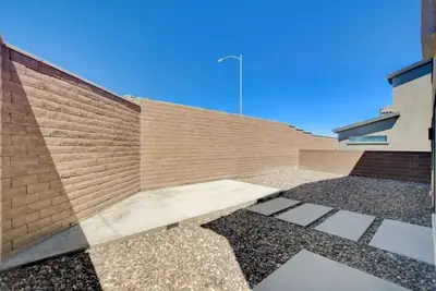 Image de Modern 3br 2. 5bath home North Lv