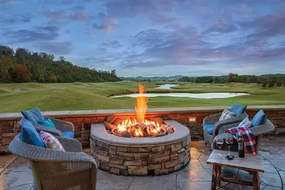 Image de 1 Bedroom Deluxe Condo, Pool View, Sleeps 4, Waterpark, Great Smokies Lodge! !
