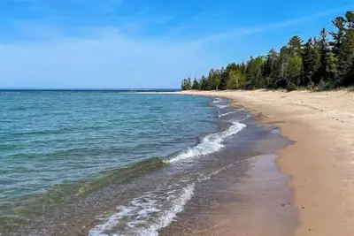 Image de Beach House On Lake Huron- Spring Beach Getaway: Where Peace and Beauty Collide