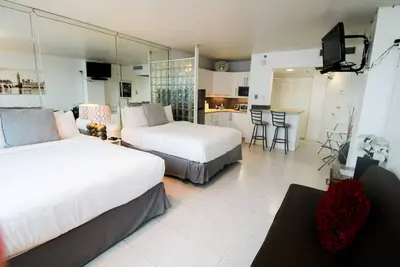 Image de Castle 1120 Cozy Studio with Intercoastal View, Free Parking, Tennis, Pool, Gym, Beach Access