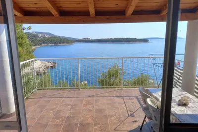 Image de Appartement de vacances avec de belles vues sur la mer depuis la terrasse
