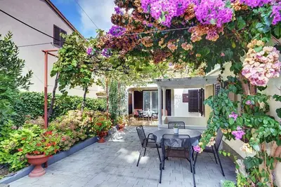 Image de Studio avec terrasse et climatisation