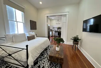 Image de 5br Beautifully Restored New Orleans Home - 7 Minutes to French Quarter!