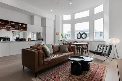 Image de Light-filled Artistic Getaway - Smith St