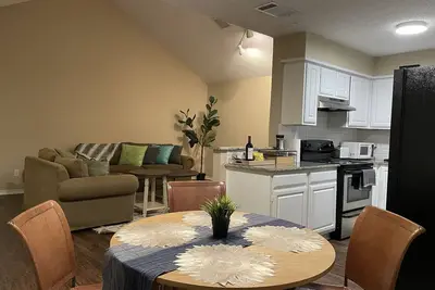 Image de Perfect North Dallas Bungalow