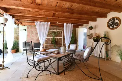 Image de Charmant F2 avec jardin privatif, climatisation, et parking - Au cœur du vignoble alsacien!