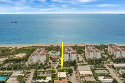 Image de Large 2 Bed 2 Bath, King Beds, Screened Patio, Beach Chairs!